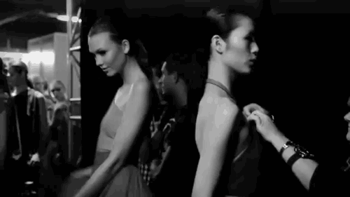 monochromatink: Karlie Kloss swoosh swoosh!