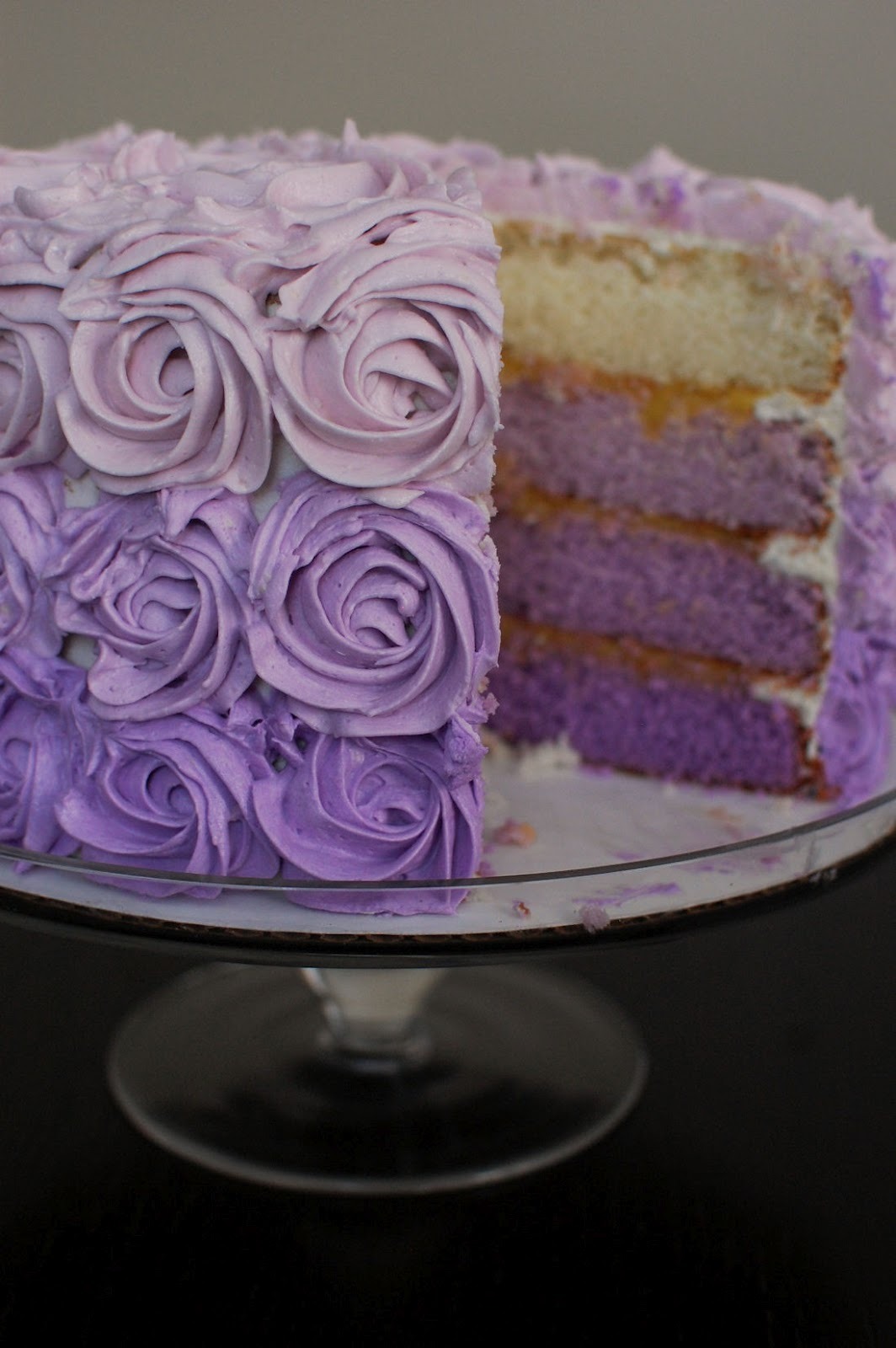 gastrogirl:  purple ombre rose cake. 