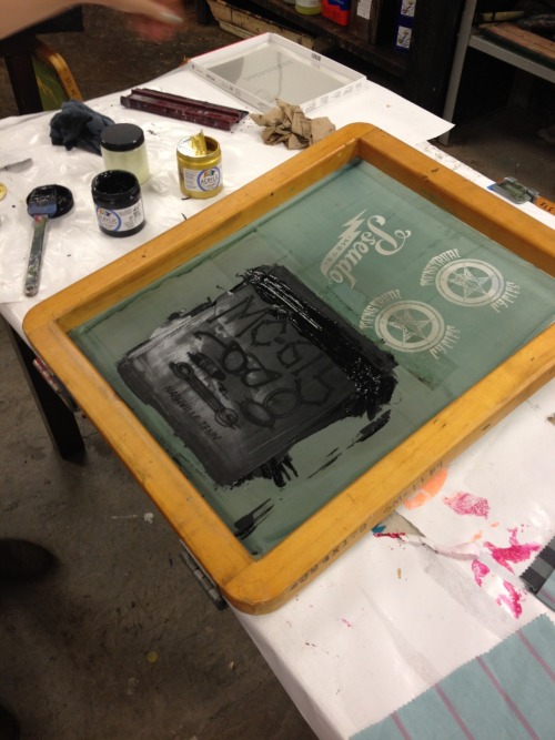 Menstrual Cycles had a screen printing party last week where lots of pretty girls pulled lots of pre