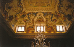 a-l-ancien-regime:  ceiling fresco, Villa