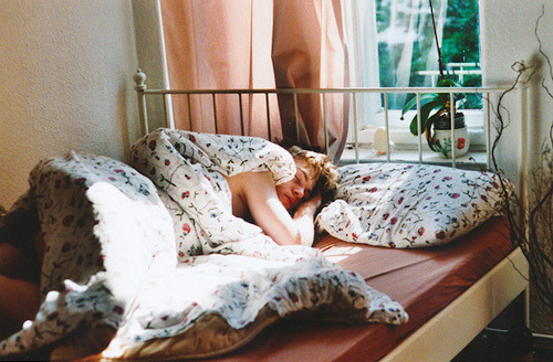 flatterhaft:  (by ezgi.polat) 