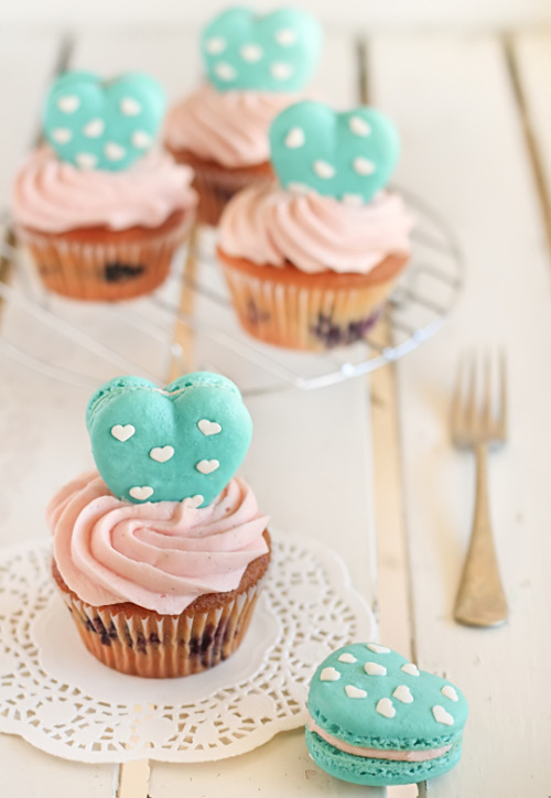 Heart Polka Dot Macarons and Vanilla Bean Blueberry Cupcakes. &amp;recipe here.