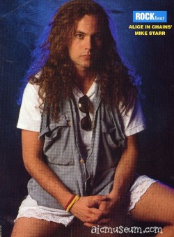 grungeaddicted:  Mike Starr (Alice In Chains) 