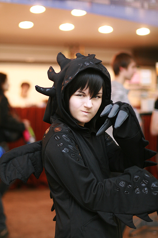inkandscales:  cuteasscosplay:  Toothless - How to Train Your Dragon  CUTE  I just