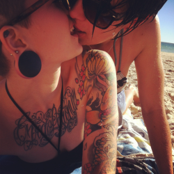 lipsticklesbians.tumblr.com post 22199488812