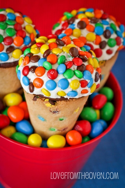 gastrogirl:  m&amp;m cupcake cones. 