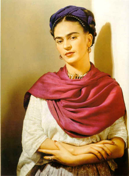 opressed:“Frida is the only example in the history of art of an artist who tore open her chest and