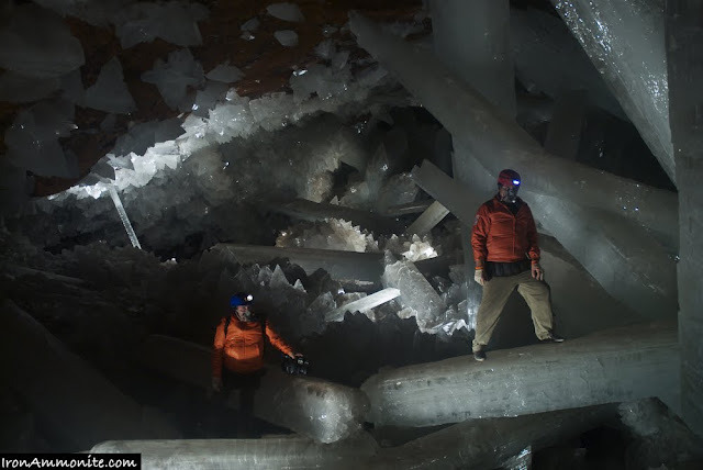amethystvisions:  The Giant Crystal Cave of NaicaIt’s 50oC and has a humidity of