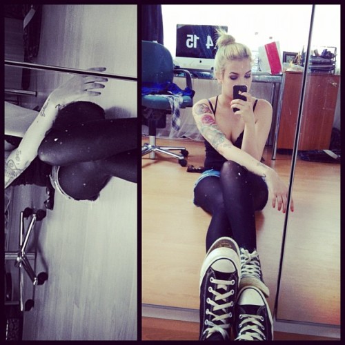 batsarequiet: #tattoos #girlswithtattoos #chucks #converse (Taken with instagram)