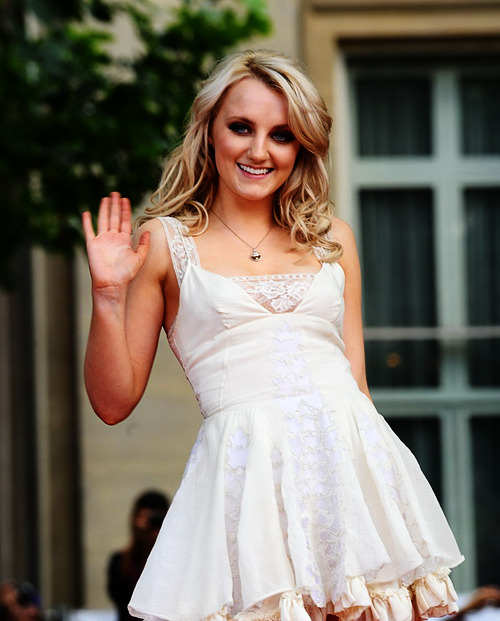 rooonil-waazlib:  WALKING PERFECTION » Evanna Lynch  Real name: Evanna Patricia