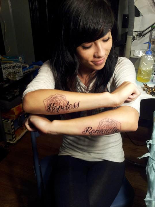 fuckyeahgirlswithtattoos:  Thanks to Dennis Santos! 