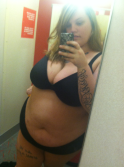 melissaannandthecool:  If trying on the fatty