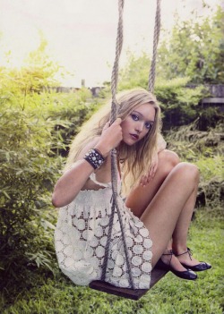 suicideblonde:  Gemma Ward photographed by