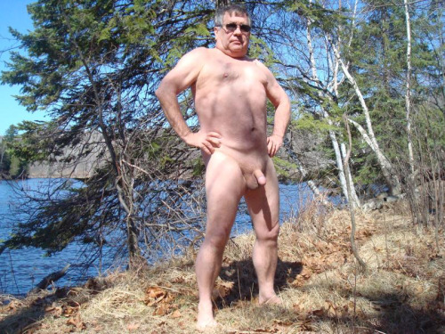 http://senioretgay2.tumblr.com/post/21780729020