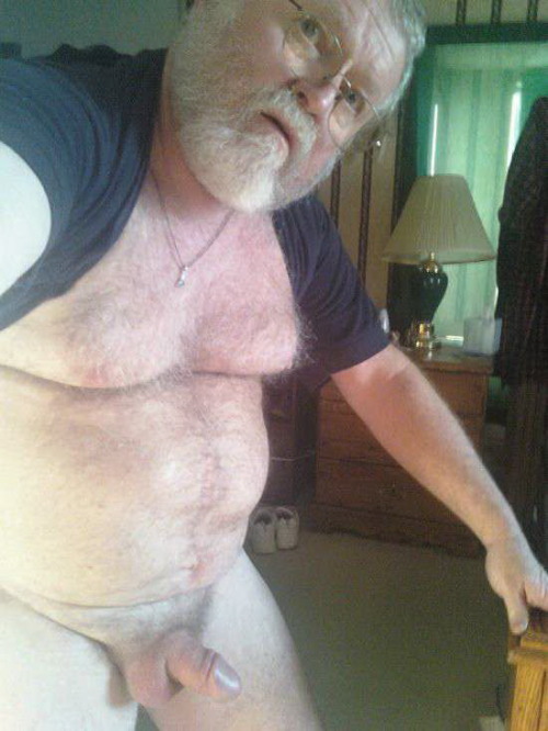 http://senioretgay2.tumblr.com/post/21781716441