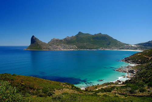 Hout Bay, Cape Peninsula, South Africa (by Paul Tosio).