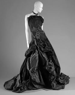 Sensitiveashes:  Alexander Mcqueen; Evening Dress;Black And Green Silk Taffeta With