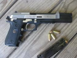 weaponzone:  Taurus PT92 AFSCredit : Shane Johnson