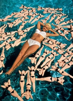 Fun In The Sun With Jayne Mansfield