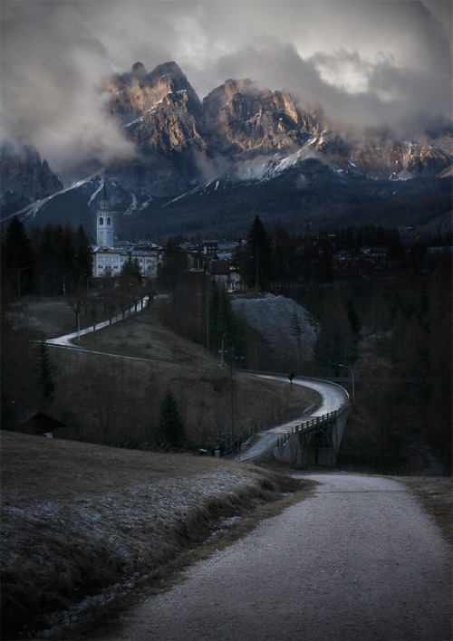 The winter is coming, Cortina d'Ampezzo, Dolomites, Italy (by Aleksey Elkin).