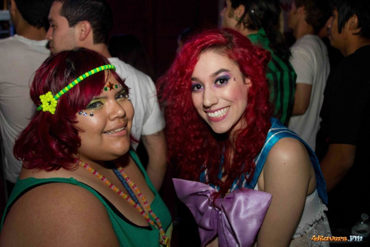 Me &amp; Gillian at Fresh. Twin cosmic powerrrrrrrrrrr, nyaa~ 