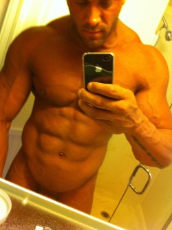 musclemenparadise:  Submission: ERIK RHODES 