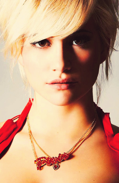 payneholic:  wolverhamptons asked “Cher Lloyd or Pixie Lott”