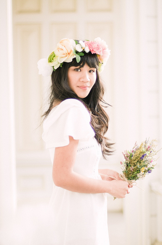 Melissa of sometimes almost always wearing a Frances Baker dress and Blooming Leopold crown for her wedding… posted at Blooming Leopold Vintage
So dreamy.