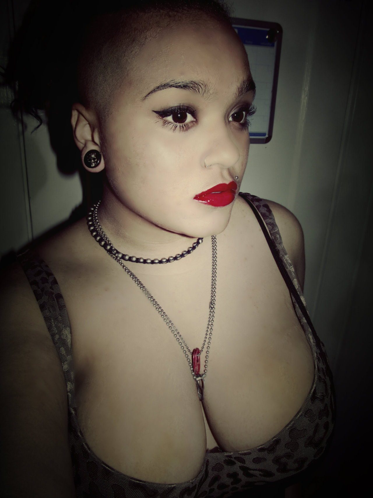 deathsownlittlestar:  I like to look sexy, sometimes.