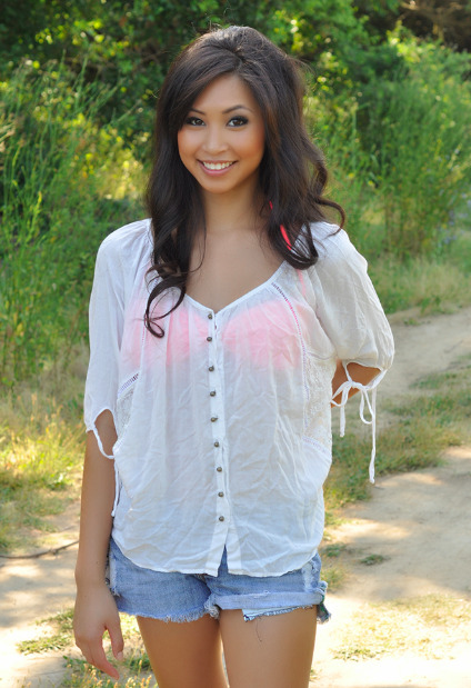 bowlofnicole:  Test shot, haha. I look like such a baby.  