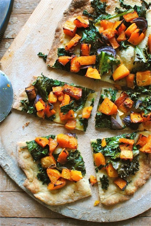 foodopia:butternut squash and kale pizza: recipe here