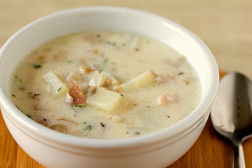 everybody-loves-to-eat:  clam chowder 
