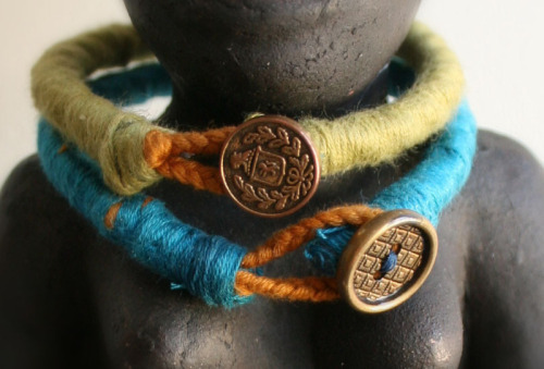 DIY Easy Yarn Wrapped Rope Bracelet with Button Closure. Tutorial from cut out + keep here.