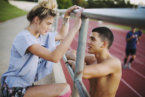 wo-nderland:  carcaize:  florescha:  TEENAGE LUST  i wish  she looks like sky ferreira