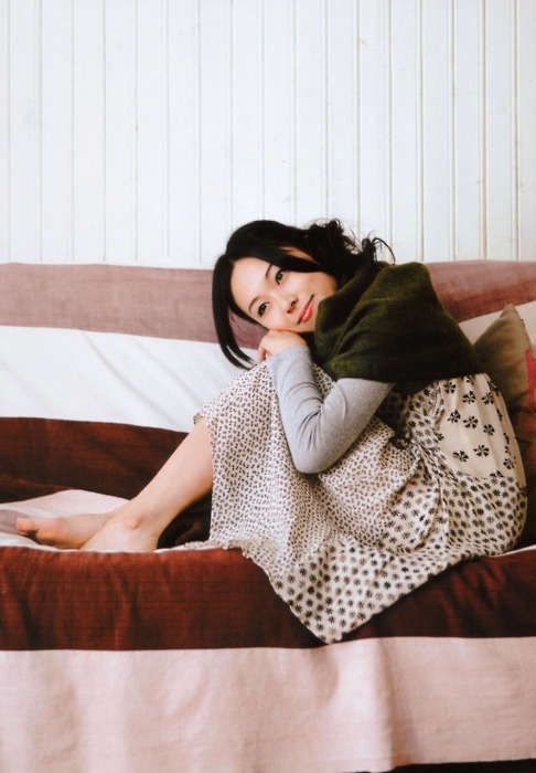 seiyuuplus:  QUEUE #478: seiyuu + kneehugging (part 2) Minako Kotobuki