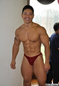 asiancock86:  ■◇■◇■ 아시아 최대의 남자들 ■◇■◇■　　　　　　　　　  It covers the great asian men … http://asiancock86.tumblr.com ★★SUB  Tumbr———the great world men … http://bodybuildergaycock.tumblr.com/