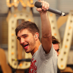  The Wanted on The Grove → Tom’s Edition [½]  he needs to shave…he looks homeless…