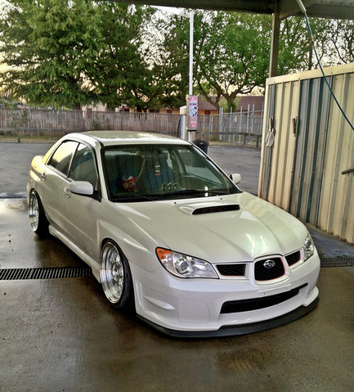 chroniclesofbrobiwan:  kylefuckingkrobath:  thefreshjuicebox:  imprezagd:  slammin’  jelly.  hated those wheels.. until now.  Time for an upgrade, br0bath. 