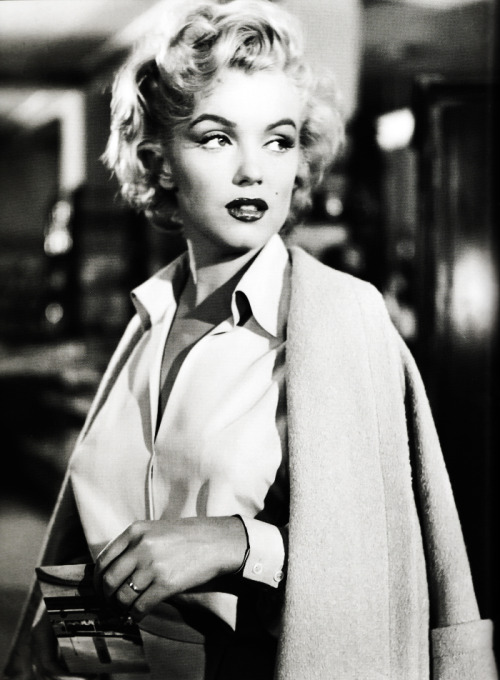 vintagegal:  Marilyn Monroe in Niagara (1953) 