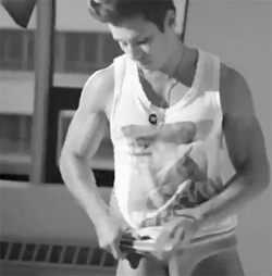 lonelynightsandwaterfights:  jacksonnn:  Can I get pregnant from this?  I think I just did. 