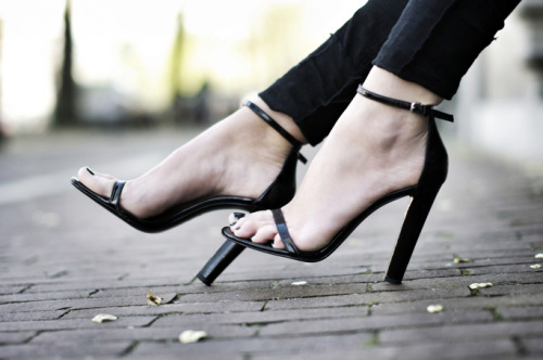 Sex what-do-i-wear:  HEELS: ALEXANDER WANG,  (image: comeovertothedarkside) pictures