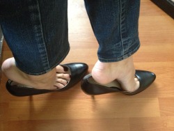 erinsfetish:  High heels and my big feet.