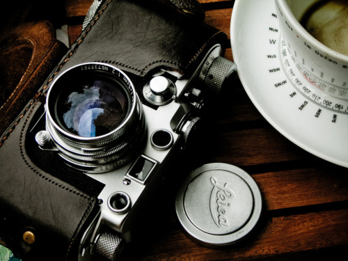 fukuinorisuke:  I love my leica