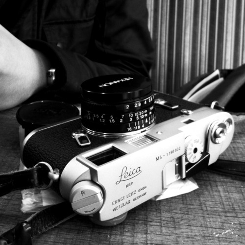 fukuinorisuke:  I love my leica