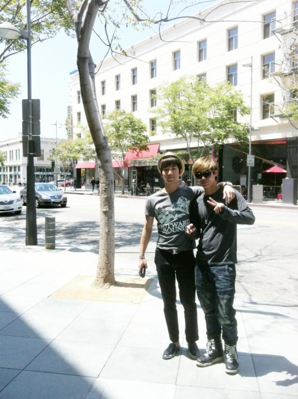 doongielover:  G.O uploaded a lot of pictures today. I want to be in L.A right now