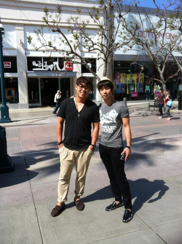 doongielover:  G.O uploaded a lot of pictures today. I want to be in L.A right now