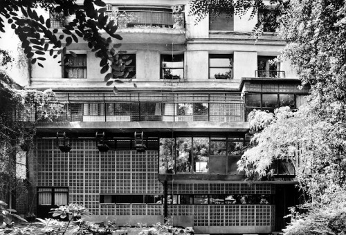 vitorrochawall:  Maison de Verre - Paris, 1928-32, arch. Pierre Chareau (images:picasaweb.google.com