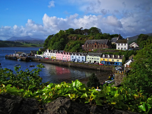 explore-the-earth: Portree, Scotland