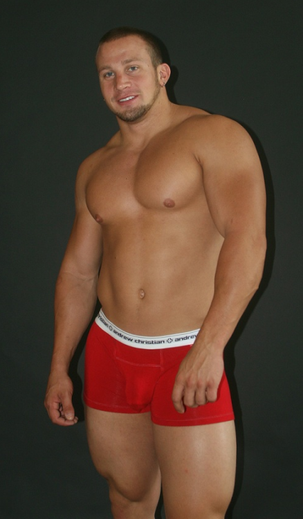 shirtlessnlw.tumblr.com/post/23222935025/
