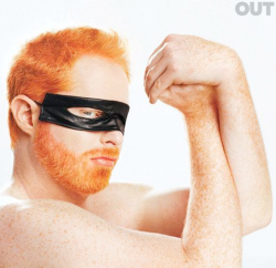 furrific:  Jesse Tyler Ferguson (via hot4hairy)